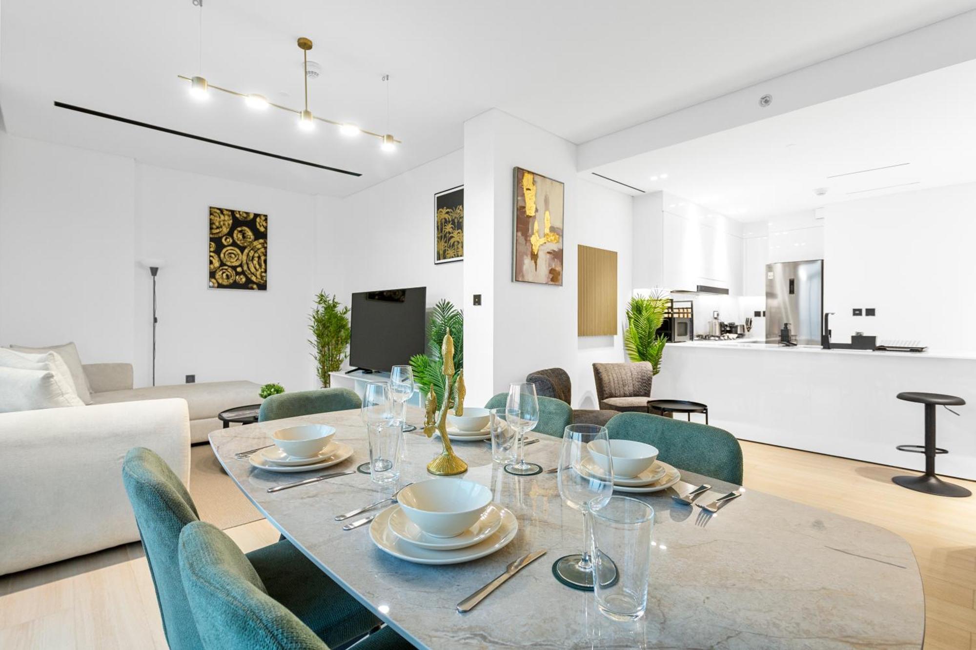Spacious 2 Bedroom In Jvc With Pool & Gym Access *