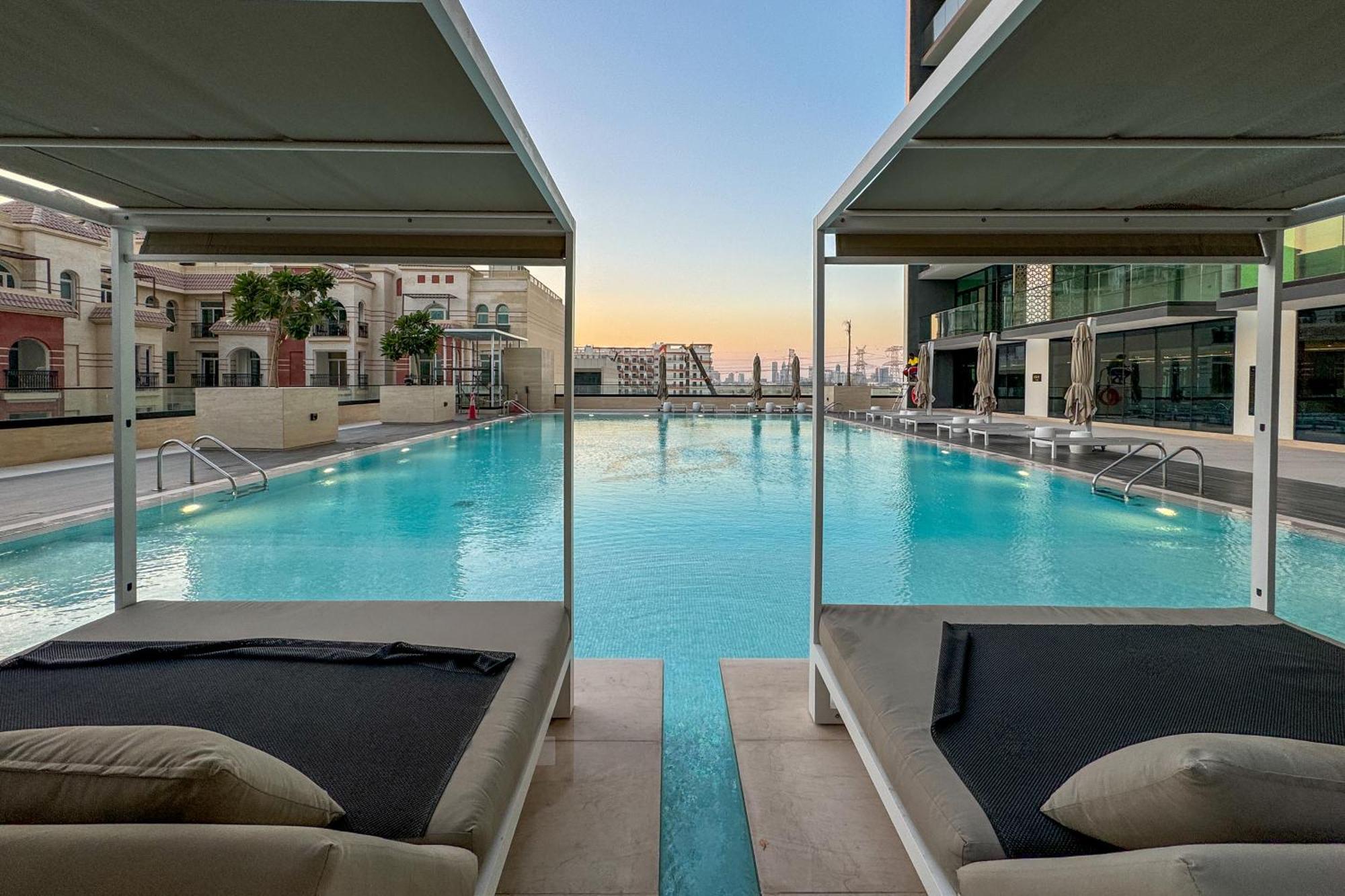 Apartment Spacious 2 Bedroom In Jvc With Pool & Gym Access *